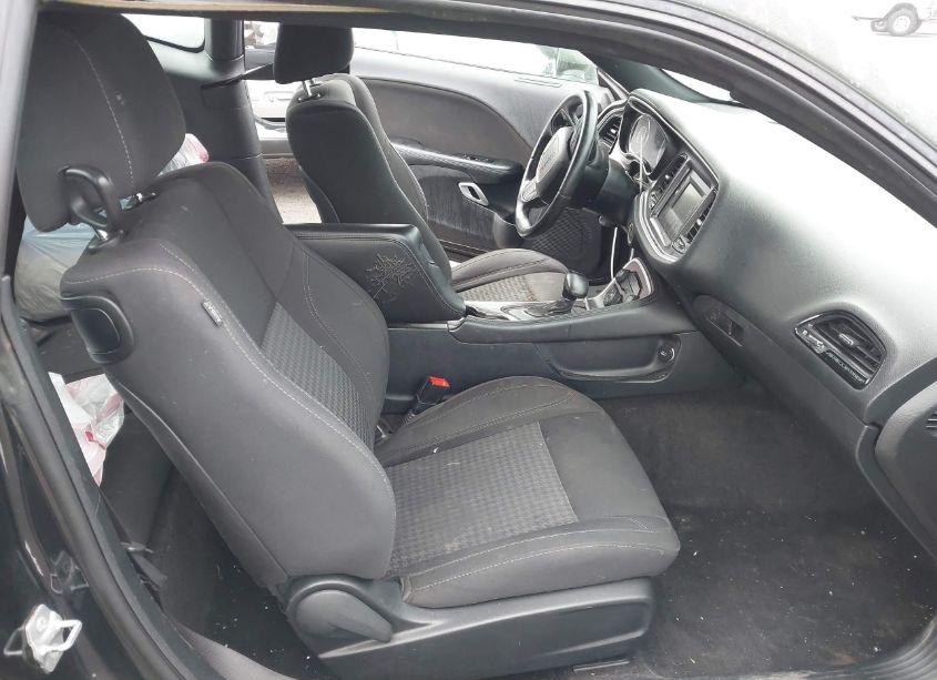 Photo 5 of 2015 Dodge Challenger SXT (VIN 2C3CDZAG0FH816409)
