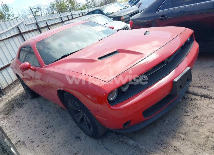 2016 Dodge Challenger SXT (VIN 2C3CDZAG0GH184352) main photo