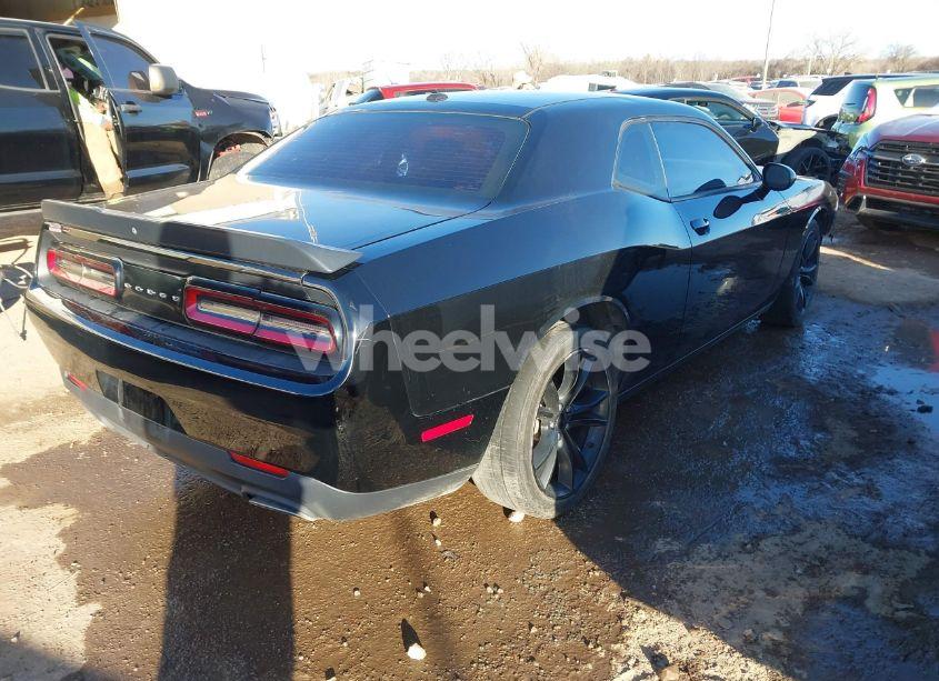 Photo 4 of 2016 Dodge Challenger SXT (VIN 2C3CDZAG0GH218189)