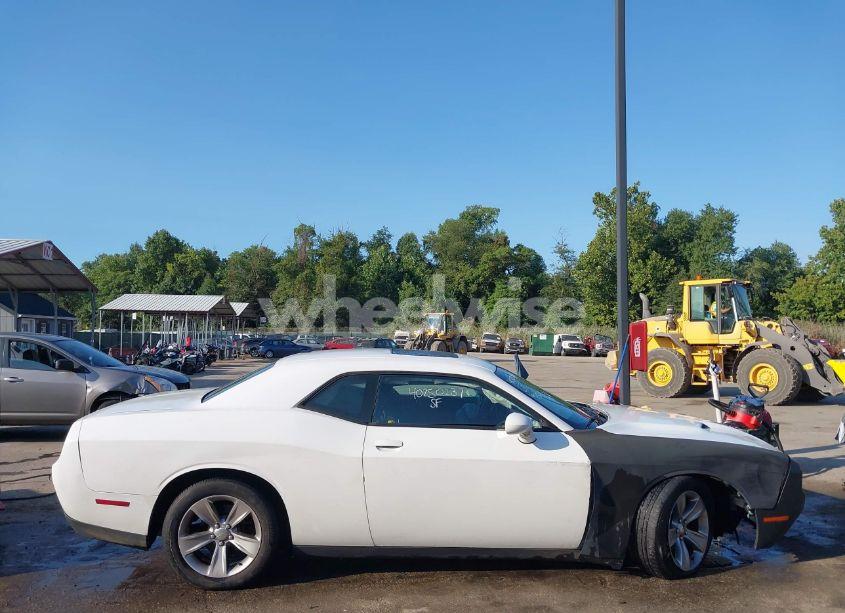 Photo 14 of 2016 Dodge Challenger SXT (VIN 2C3CDZAG0GH236529)