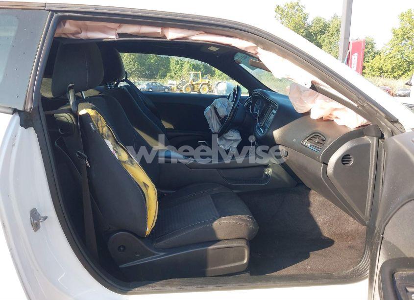 Photo 5 of 2016 Dodge Challenger SXT (VIN 2C3CDZAG0GH236529)