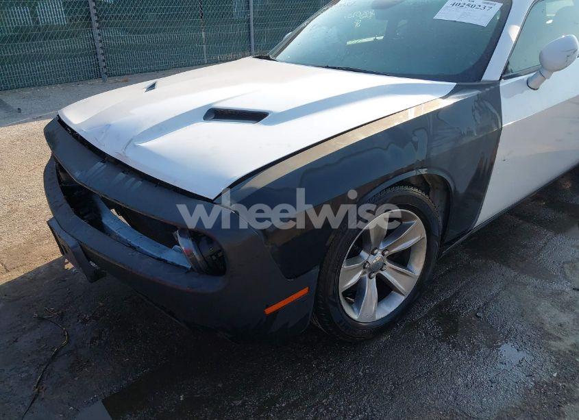 Photo 6 of 2016 Dodge Challenger SXT (VIN 2C3CDZAG0GH236529)