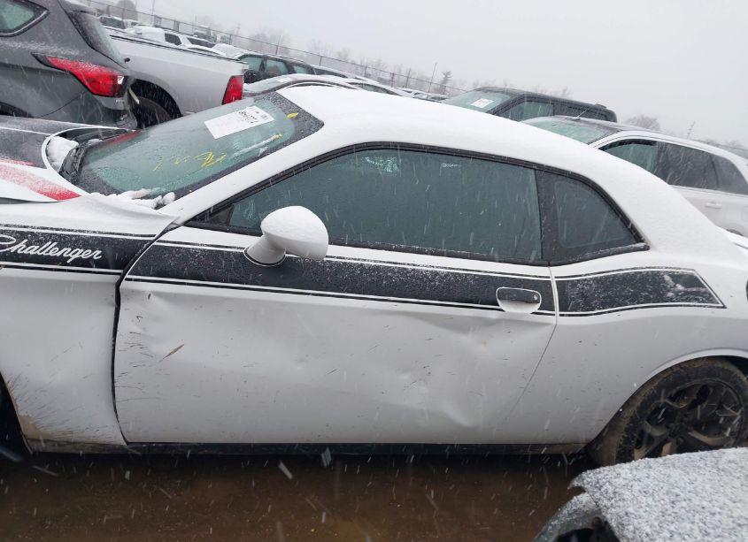 Photo 14 of 2016 Dodge Challenger SXT (VIN 2C3CDZAG0GH289408)