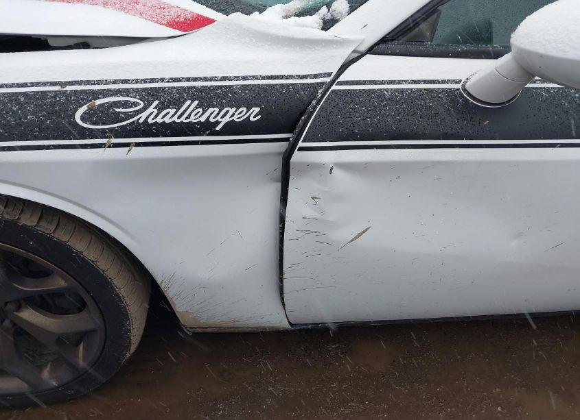 Photo 17 of 2016 Dodge Challenger SXT (VIN 2C3CDZAG0GH289408)