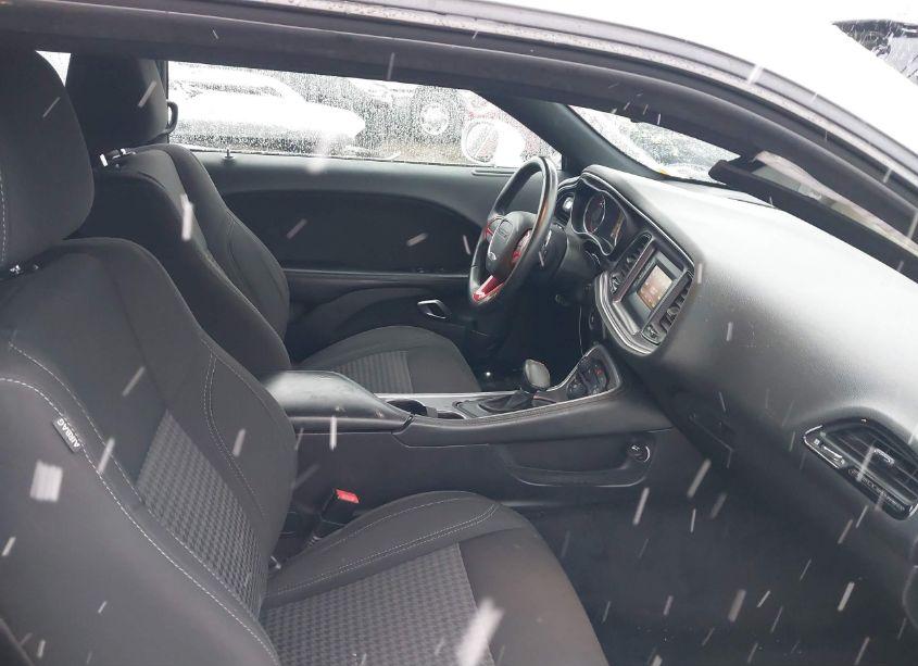 Photo 5 of 2016 Dodge Challenger SXT (VIN 2C3CDZAG0GH289408)