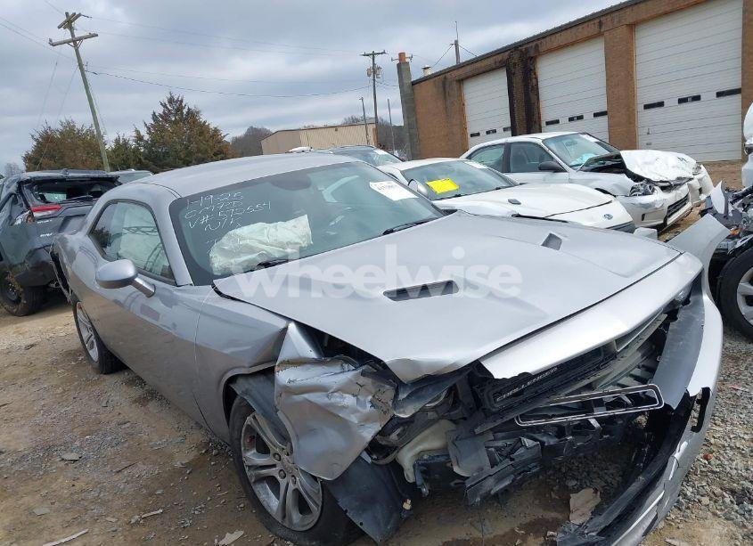 Photo 12 of 2017 Dodge Challenger SXT (VIN 2C3CDZAG0HH572554)