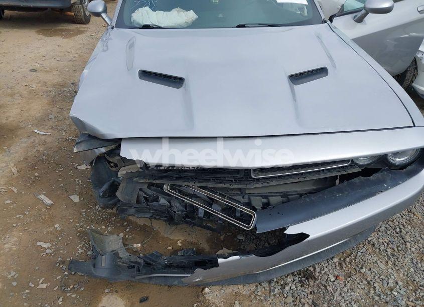 Photo 6 of 2017 Dodge Challenger SXT (VIN 2C3CDZAG0HH572554)