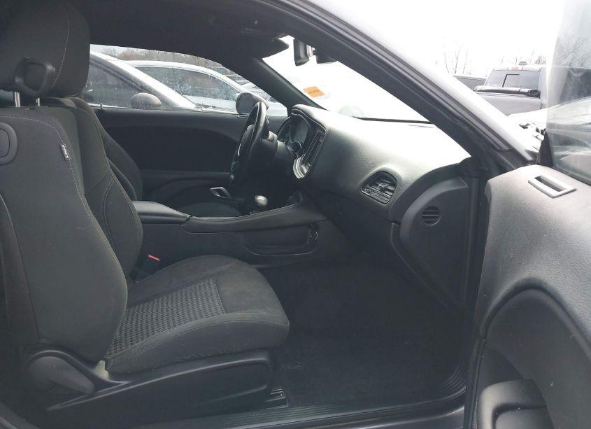 Photo 5 of 2018 Dodge Challenger SXT (VIN 2C3CDZAG0JH204686)