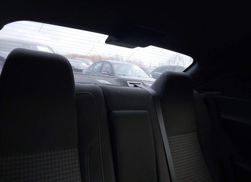 Photo 8 of 2018 Dodge Challenger SXT (VIN 2C3CDZAG0JH204686)