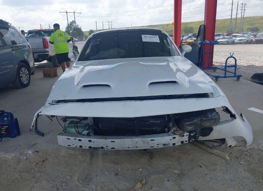 Photo 13 of 2019 Dodge Challenger SXT (VIN 2C3CDZAG0KH672225)