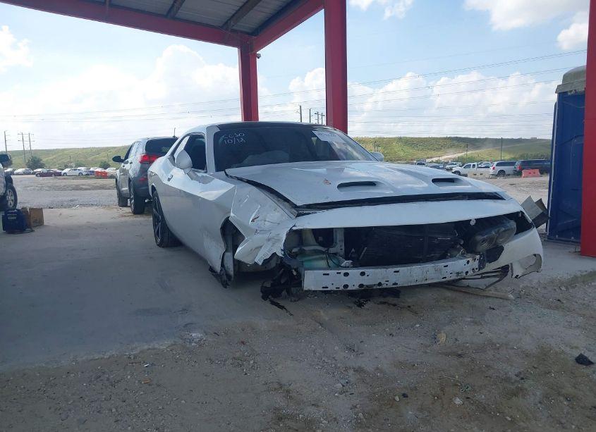 Photo 6 of 2019 Dodge Challenger SXT (VIN 2C3CDZAG0KH672225)