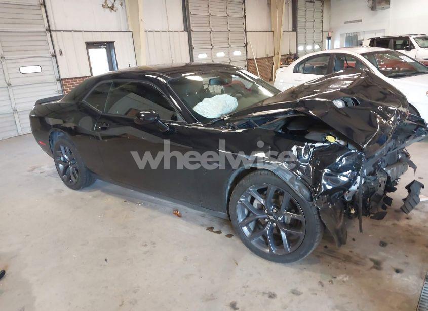 2019 Dodge Challenger SXT (VIN 2C3CDZAG0KH743939) main photo