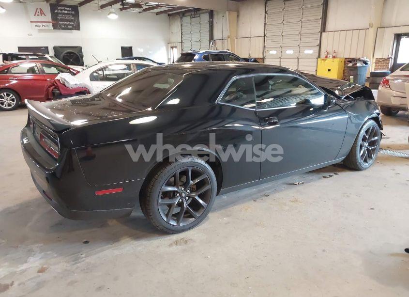 Photo 4 of 2019 Dodge Challenger SXT (VIN 2C3CDZAG0KH743939)