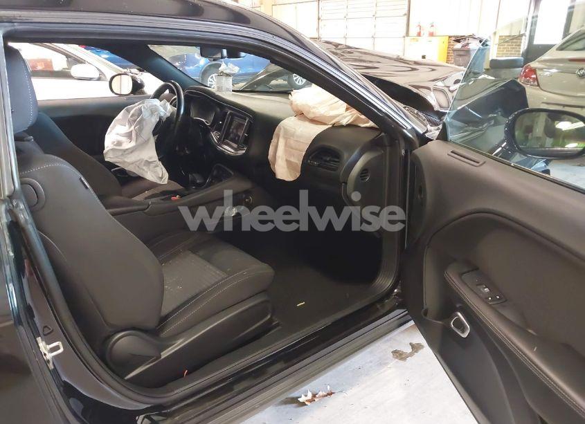 Photo 5 of 2019 Dodge Challenger SXT (VIN 2C3CDZAG0KH743939)