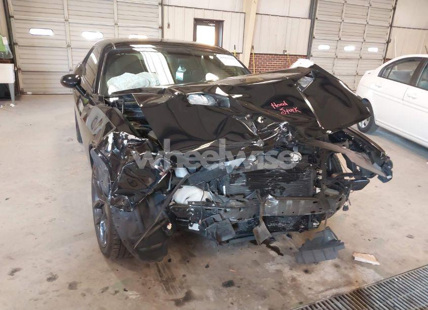 Photo 6 of 2019 Dodge Challenger SXT (VIN 2C3CDZAG0KH743939)