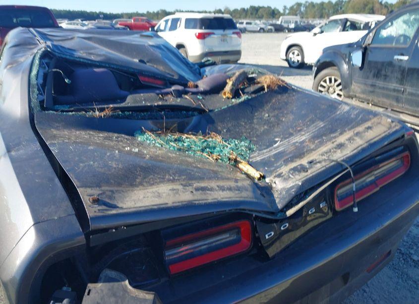 Photo 6 of 2019 Dodge Challenger SXT (VIN 2C3CDZAG0KH746582)