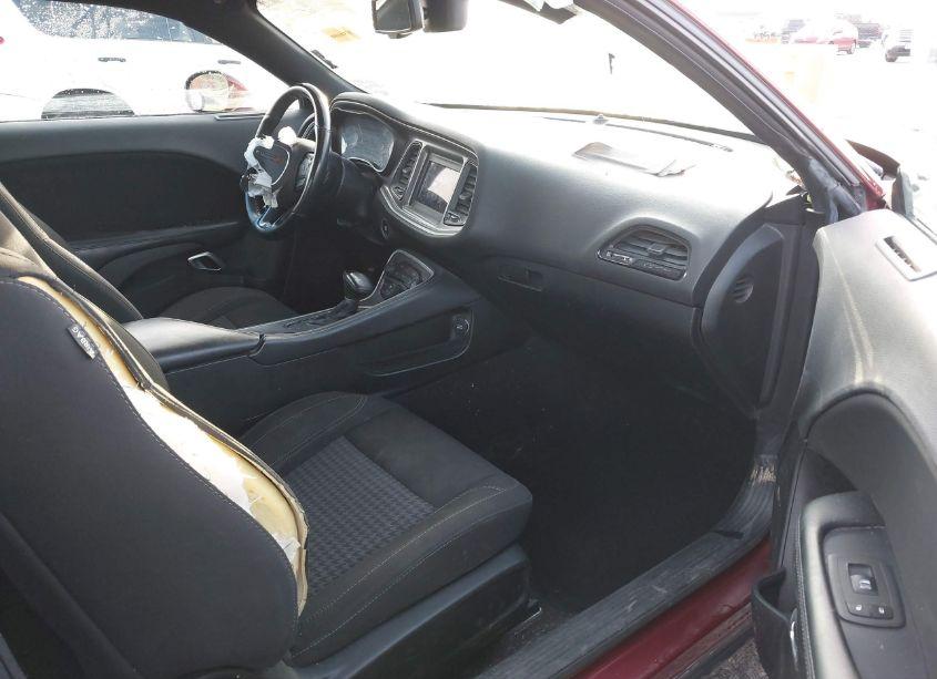 Photo 5 of 2020 Dodge Challenger SXT (VIN 2C3CDZAG0LH146470)