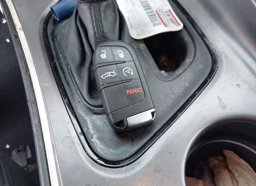 Photo 11 of 2020 Dodge Challenger SXT (VIN 2C3CDZAG0LH231437)