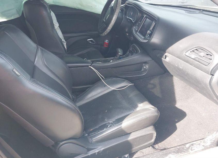 Photo 5 of 2020 Dodge Challenger SXT (VIN 2C3CDZAG0LH231437)