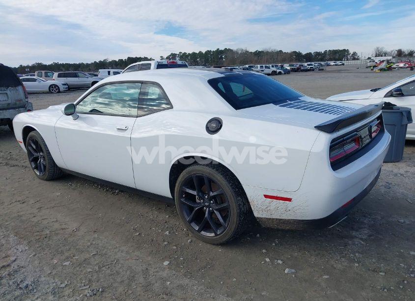 Photo 3 of 2021 Dodge Challenger SXT (VIN 2C3CDZAG0MH568322)