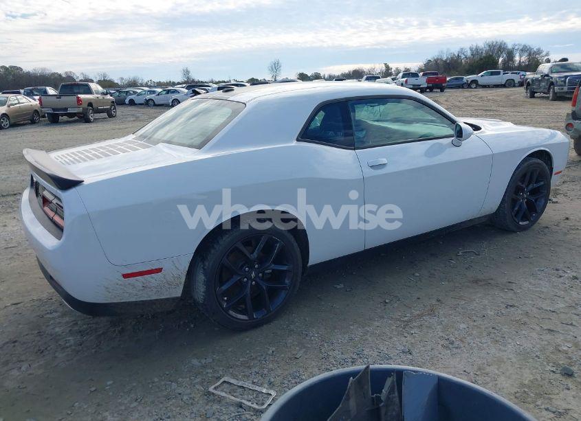 Photo 4 of 2021 Dodge Challenger SXT (VIN 2C3CDZAG0MH568322)