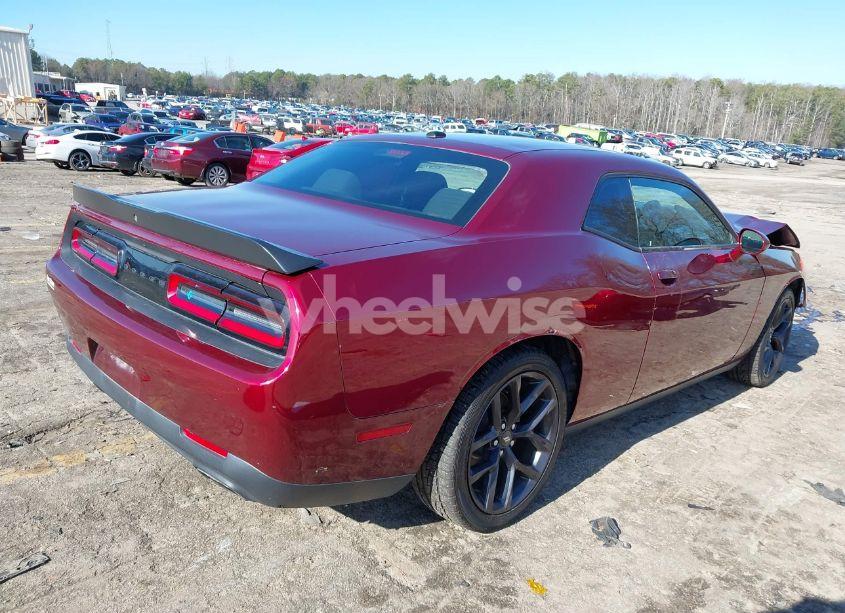Photo 4 of 2021 Dodge Challenger SXT (VIN 2C3CDZAG0MH573732)