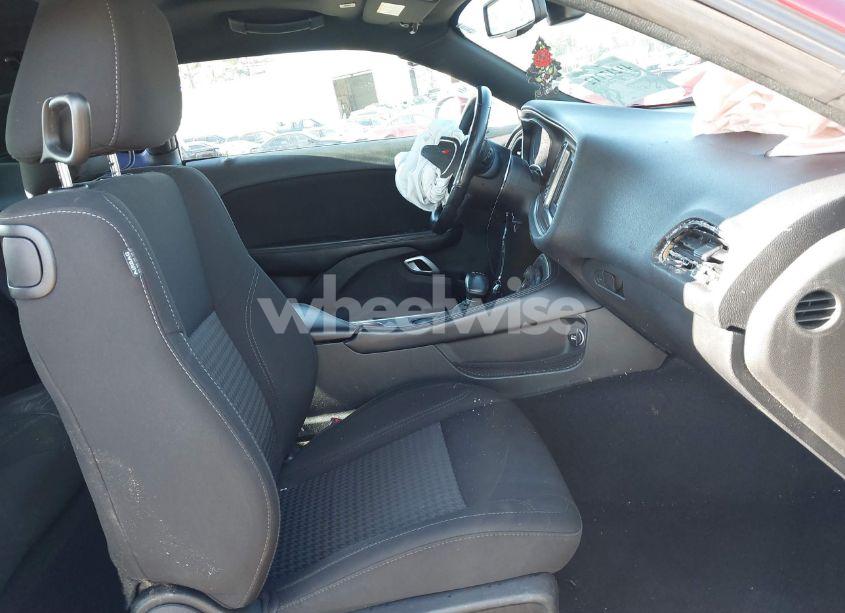 Photo 5 of 2021 Dodge Challenger SXT (VIN 2C3CDZAG0MH573732)