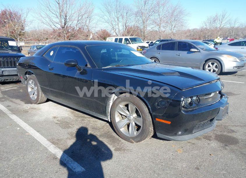 2015 Dodge Challenger SXT (VIN 2C3CDZAG1FH911268) main photo