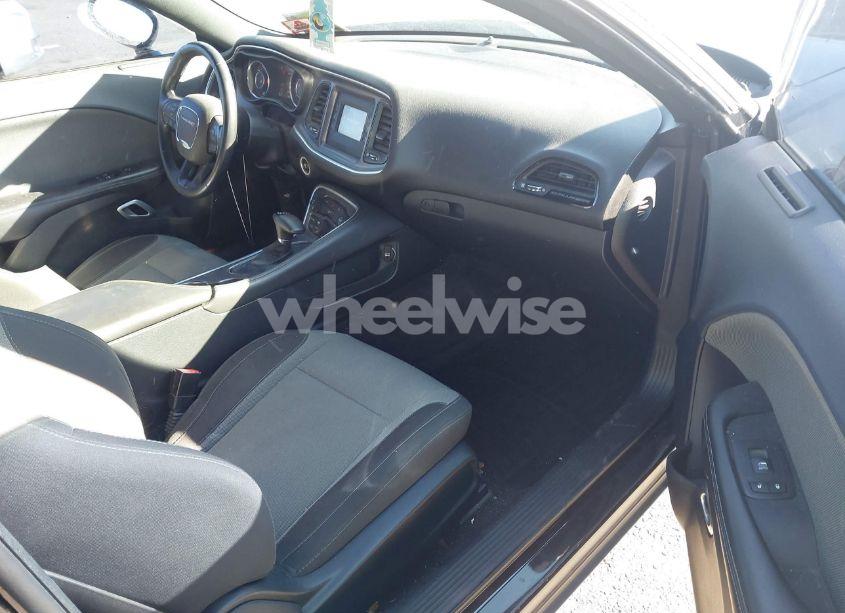 Photo 5 of 2015 Dodge Challenger SXT (VIN 2C3CDZAG1FH911268)