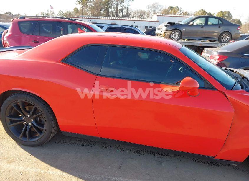 Photo 13 of 2016 Dodge Challenger SXT PLUS (VIN 2C3CDZAG1GH337370)