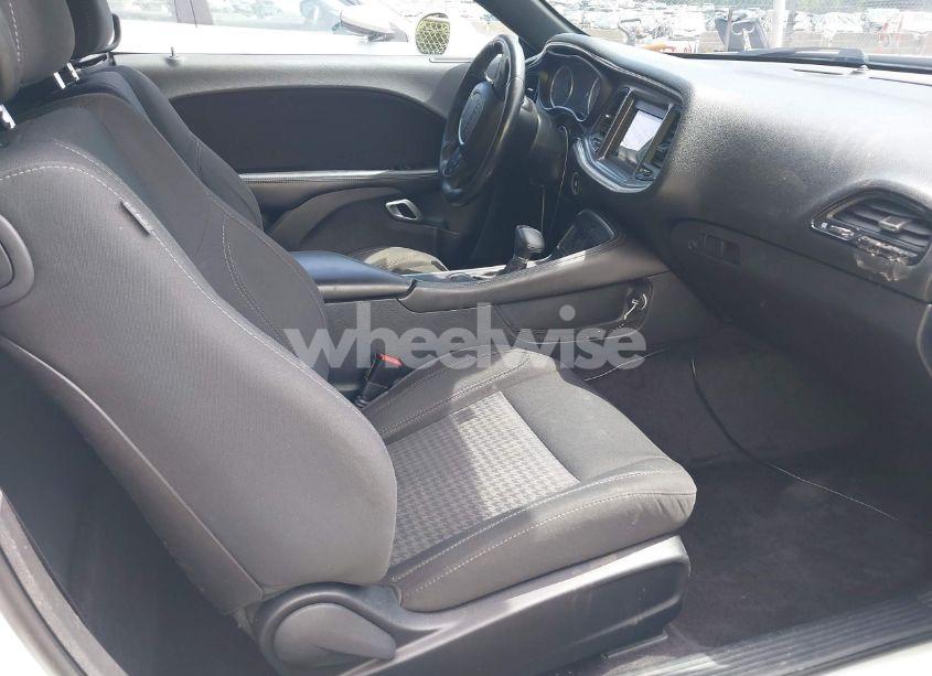 Photo 5 of 2017 Dodge Challenger SXT (VIN 2C3CDZAG1HH640649)