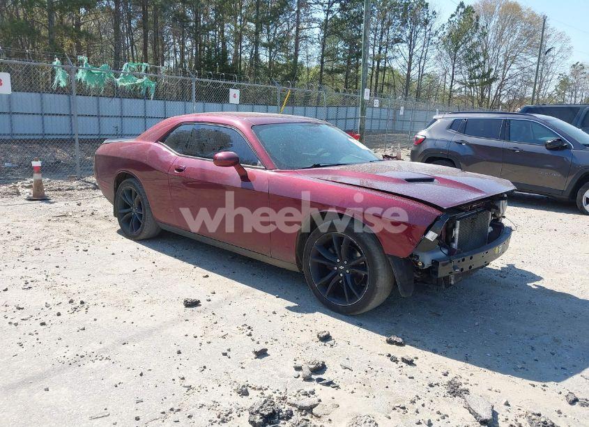 2018 Dodge Challenger SXT (VIN 2C3CDZAG1JH142120) main photo