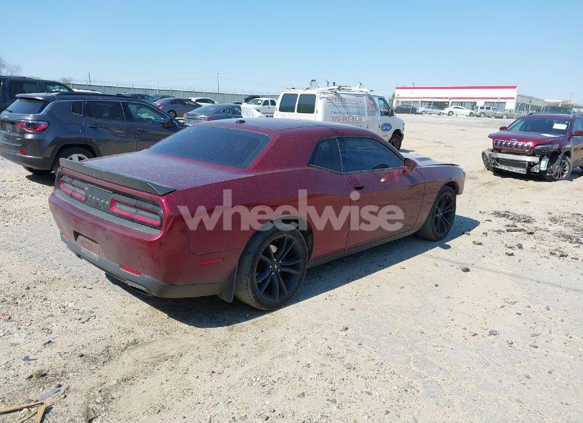Photo 4 of 2018 Dodge Challenger SXT (VIN 2C3CDZAG1JH142120)