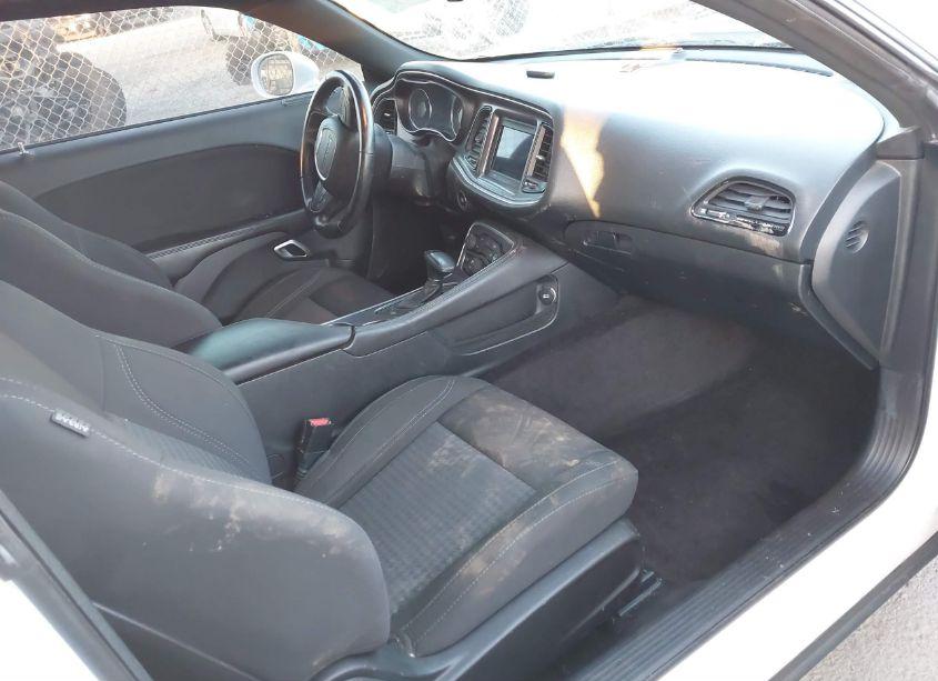 Photo 5 of 2018 Dodge Challenger SXT (VIN 2C3CDZAG1JH231699)