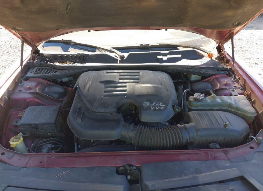 Photo 10 of 2018 Dodge Challenger SXT (VIN 2C3CDZAG1JH235977)