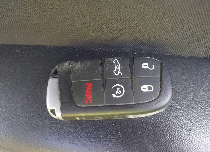 Photo 11 of 2018 Dodge Challenger SXT (VIN 2C3CDZAG1JH235977)