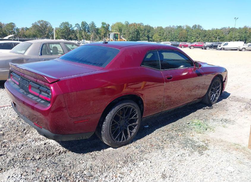 Photo 4 of 2018 Dodge Challenger SXT (VIN 2C3CDZAG1JH235977)