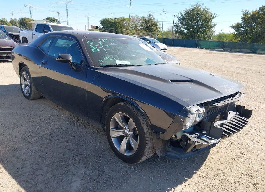 2018 Dodge Challenger SXT (VIN 2C3CDZAG1JH241827) main photo