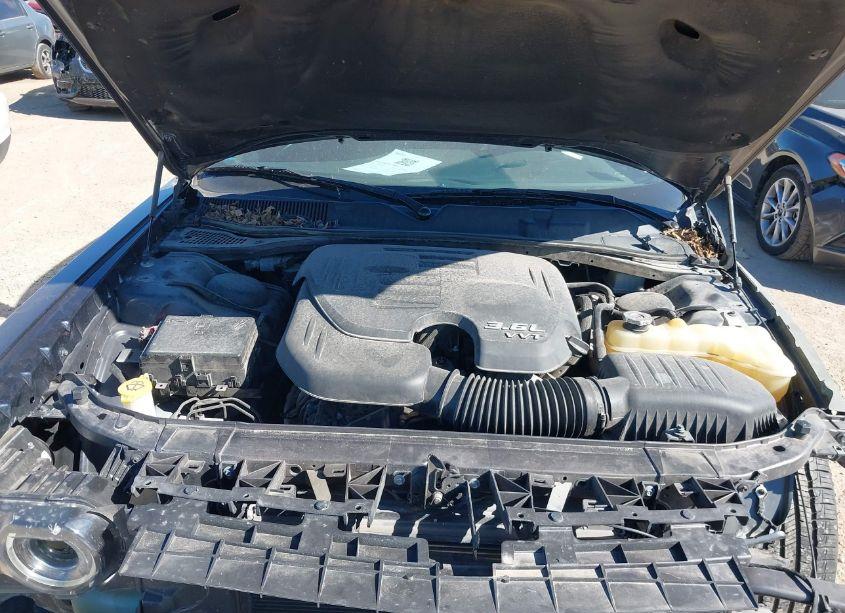 Photo 10 of 2018 Dodge Challenger SXT (VIN 2C3CDZAG1JH241827)