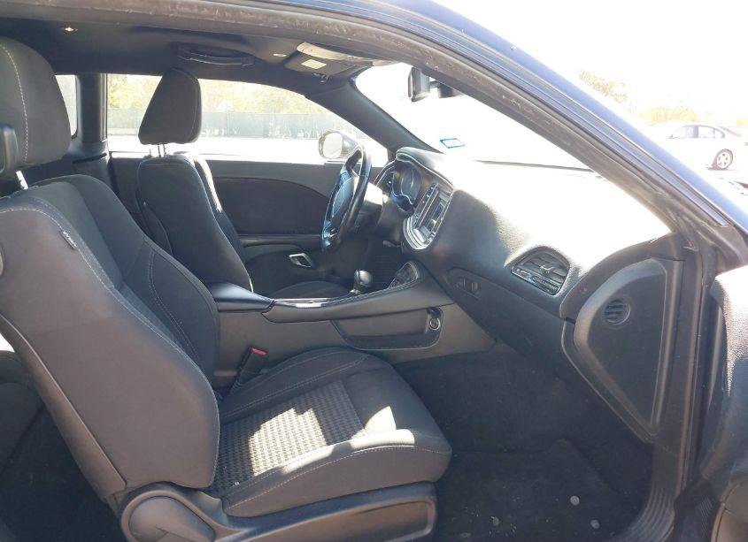 Photo 5 of 2018 Dodge Challenger SXT (VIN 2C3CDZAG1JH241827)