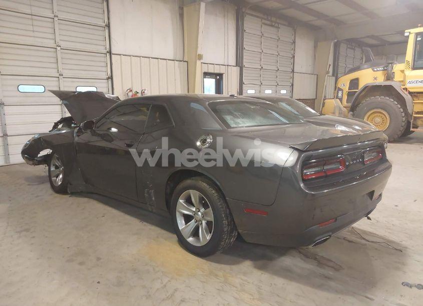 Photo 3 of 2018 Dodge Challenger SXT (VIN 2C3CDZAG1JH242217)
