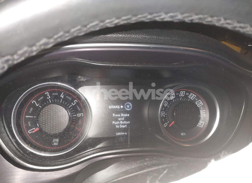 Photo 7 of 2018 Dodge Challenger SXT (VIN 2C3CDZAG1JH242217)