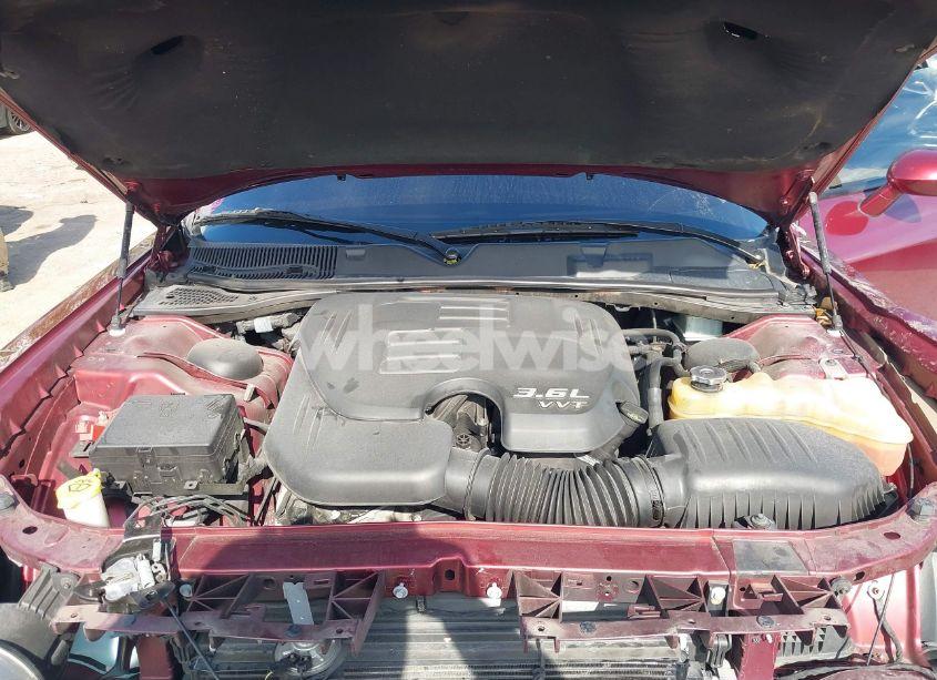 Photo 10 of 2018 Dodge Challenger SXT (VIN 2C3CDZAG1JH339188)