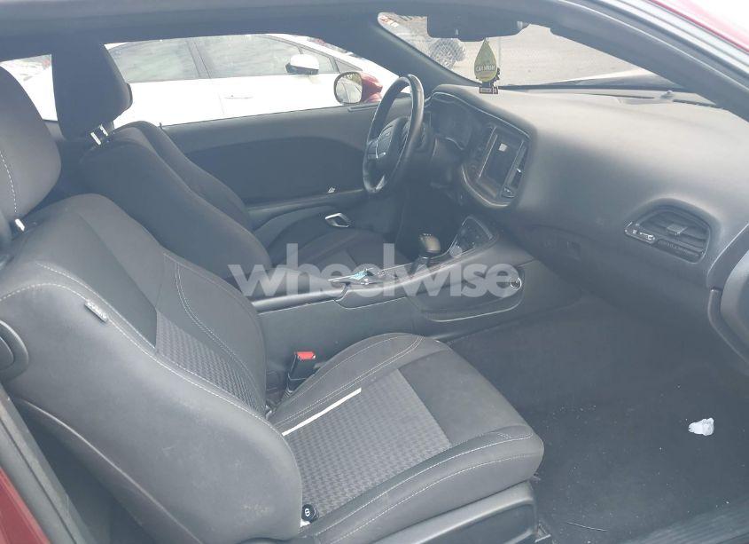 Photo 5 of 2018 Dodge Challenger SXT (VIN 2C3CDZAG1JH339188)