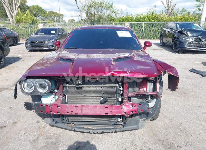 Photo 6 of 2018 Dodge Challenger SXT (VIN 2C3CDZAG1JH339188)