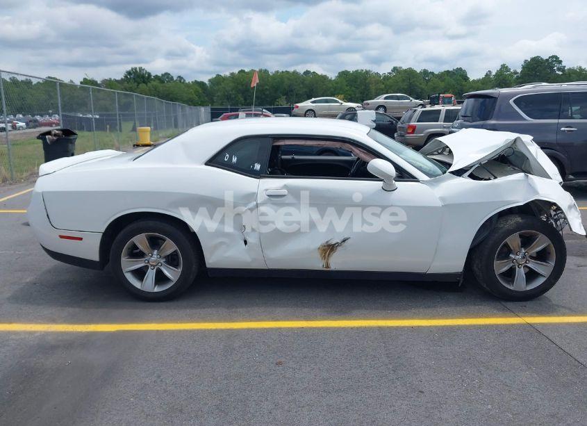 Photo 13 of 2019 Dodge Challenger SXT (VIN 2C3CDZAG1KH525010)
