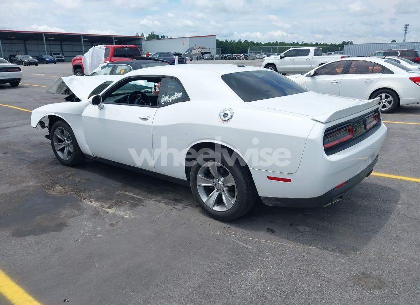 Photo 3 of 2019 Dodge Challenger SXT (VIN 2C3CDZAG1KH525010)