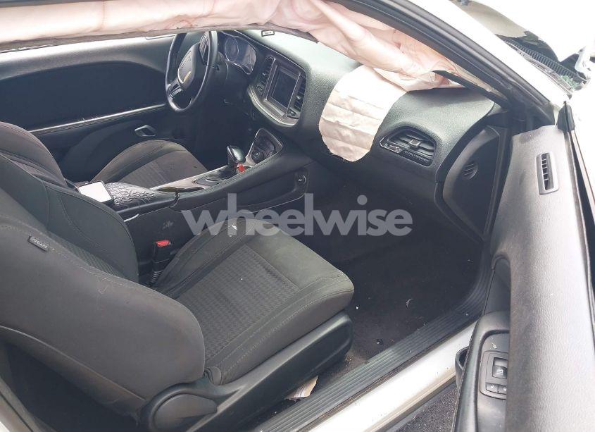 Photo 5 of 2019 Dodge Challenger SXT (VIN 2C3CDZAG1KH525010)