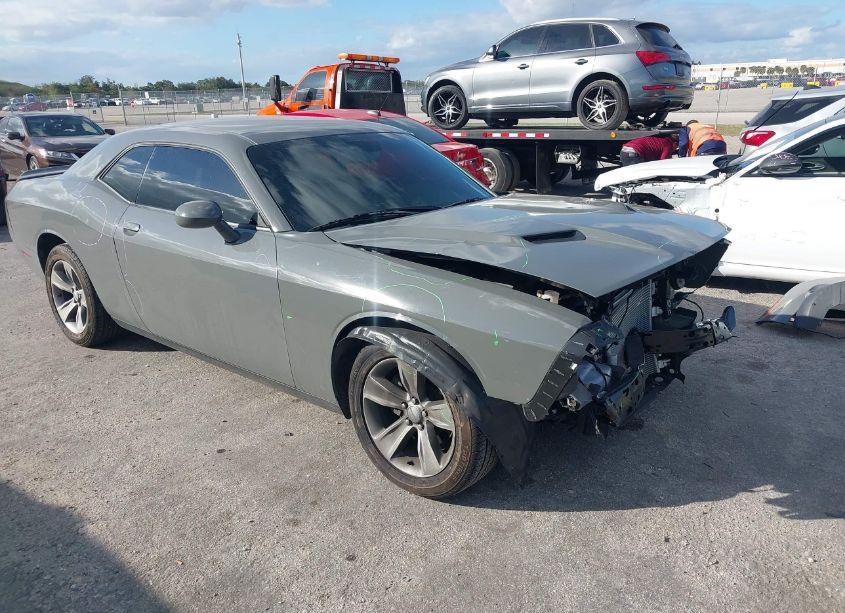 2019 Dodge Challenger SXT (VIN 2C3CDZAG1KH616276) main photo