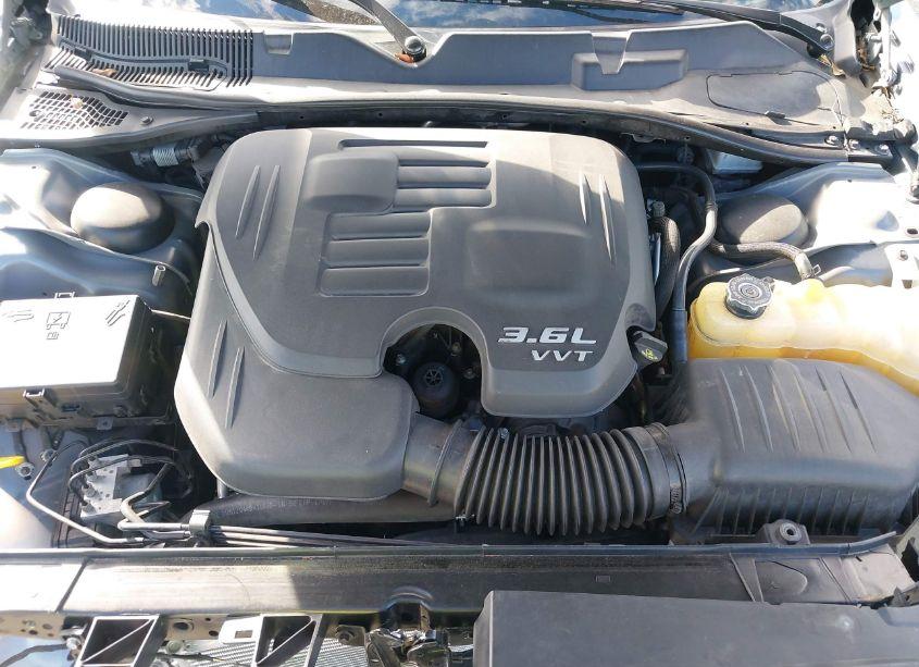 Photo 10 of 2019 Dodge Challenger SXT (VIN 2C3CDZAG1KH616276)